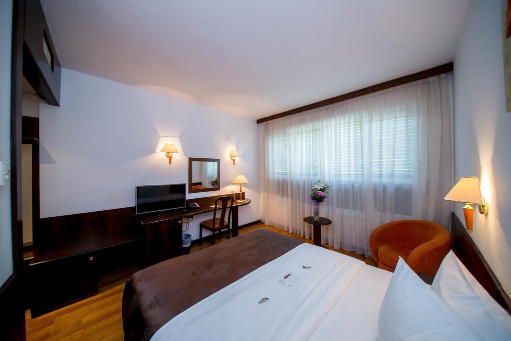 Best Western Central Hotel アラド エクステリア 写真